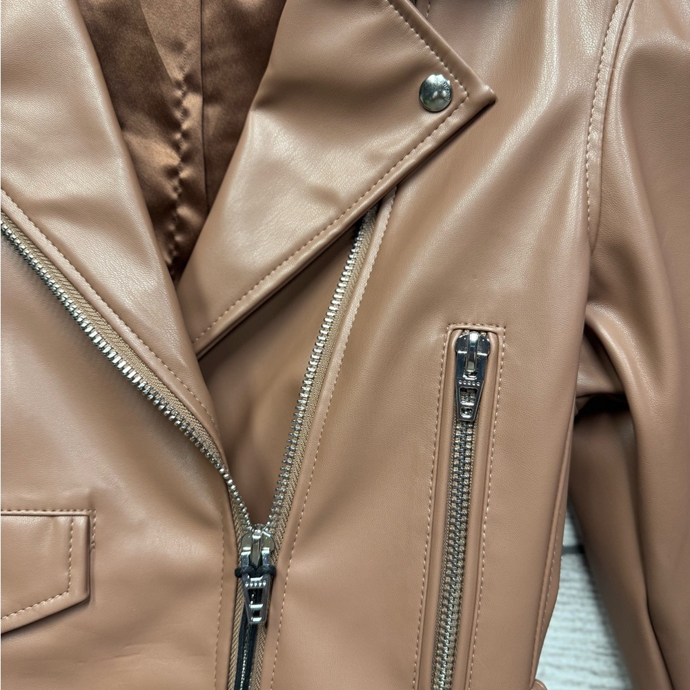 NWT BLANK NYC  moto jacket  vegan zip close belted Size M - Picture 4 of 5